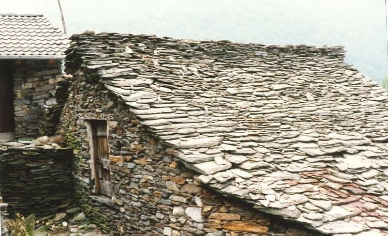 Casa di villaggio romantica con balcone nel centro del paese di Curiglia & rustico in pietra separato a Sarona (11)