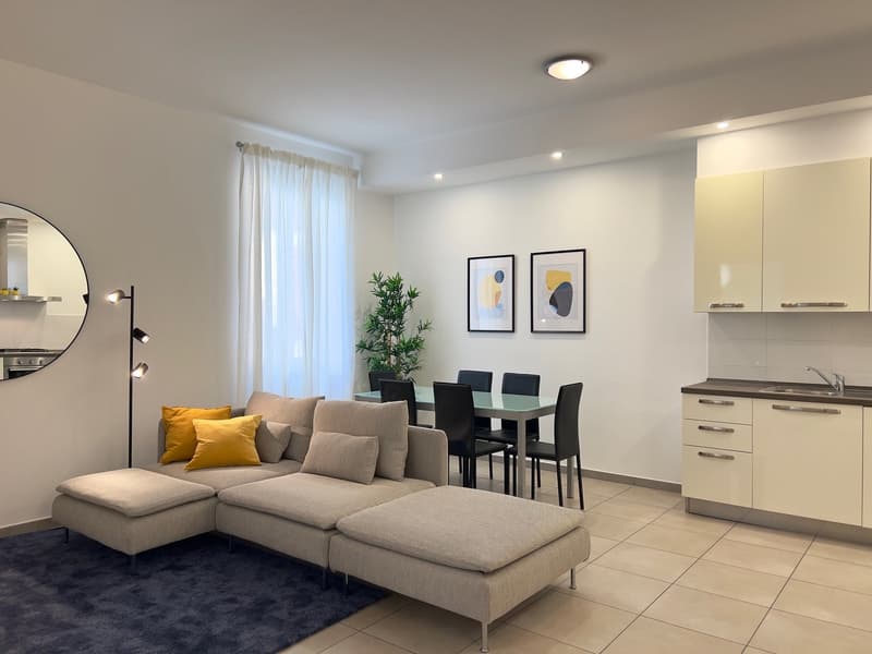 Location à long terme ! Appartement 3 pièces rénové au centre de Laveno, à seulement 2 pas du lac (2)