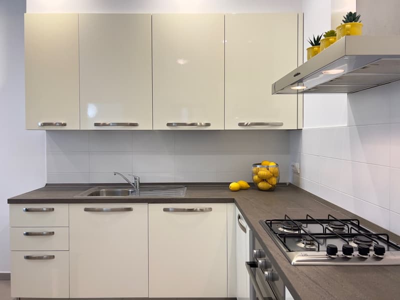 Location à long terme ! Appartement 3 pièces rénové au centre de Laveno, à seulement 2 pas du lac (6)