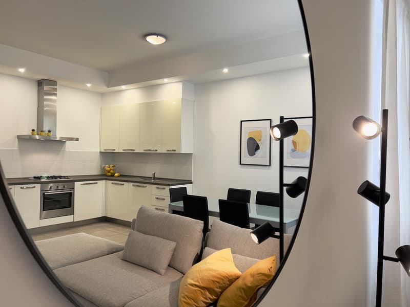 Location à long terme ! Appartement 3 pièces rénové au centre de Laveno, à seulement 2 pas du lac (4)