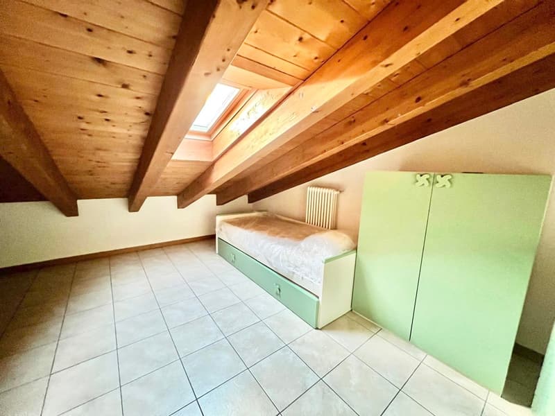 Beautiful 3-room apartment on 2 floors with terrace, pool, garage, garden and lake view (6)