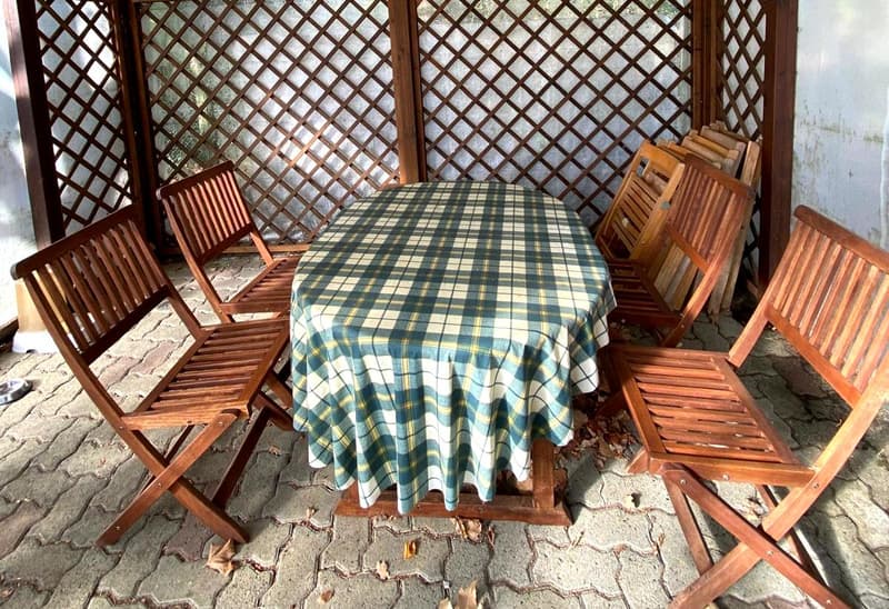 Chalet in quiet and sunny location with beautiful plot (10)