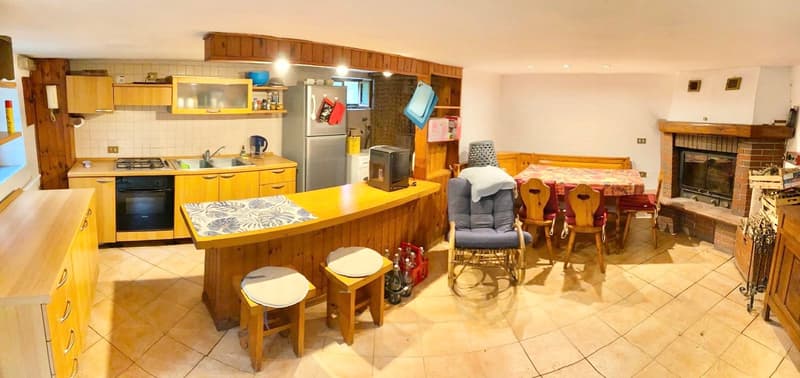 Chalet in quiet and sunny location with beautiful plot (6)