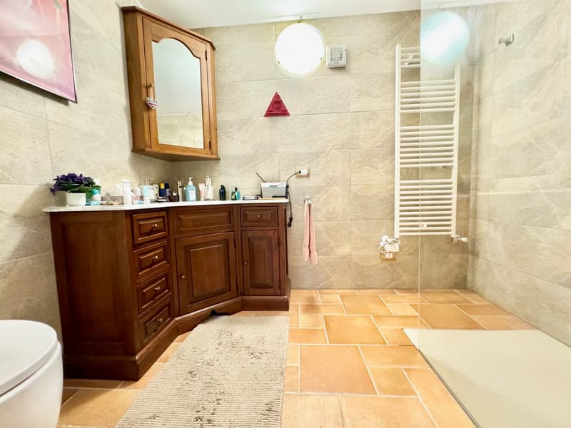 Villa di lusso nuova costruzione 6/5 camere con piscina privata, in posizione soleggiata con vista mozzafiato sul lago (14)