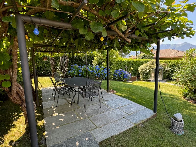 Villa di lusso nuova costruzione 6/5 camere con piscina privata, in posizione soleggiata con vista mozzafiato sul lago (17)