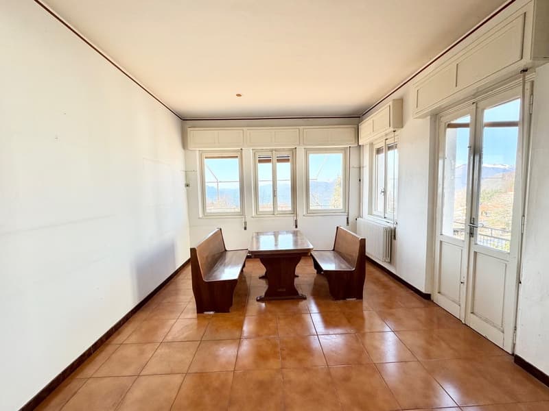 Villa Storica con Vista Mozzafiato sul Lago (5)