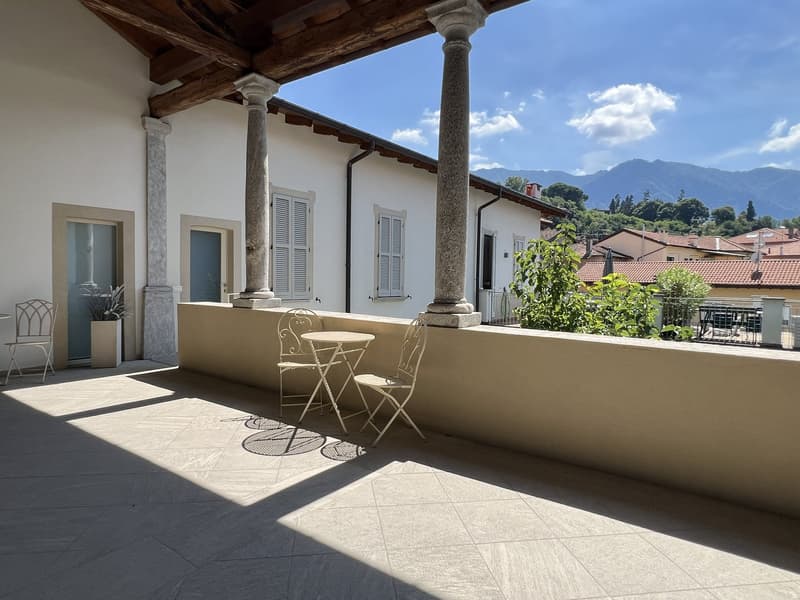 Luxury apartment in a completely renovated palazzo in the center with a pool, in a quiet and sunny location (19)