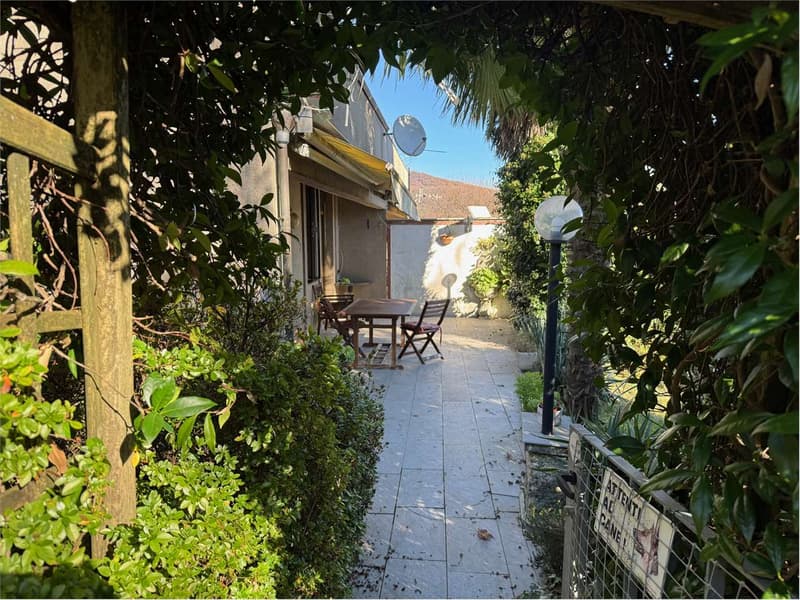 Three-room apartment with garden, large terrace and lake view (13)