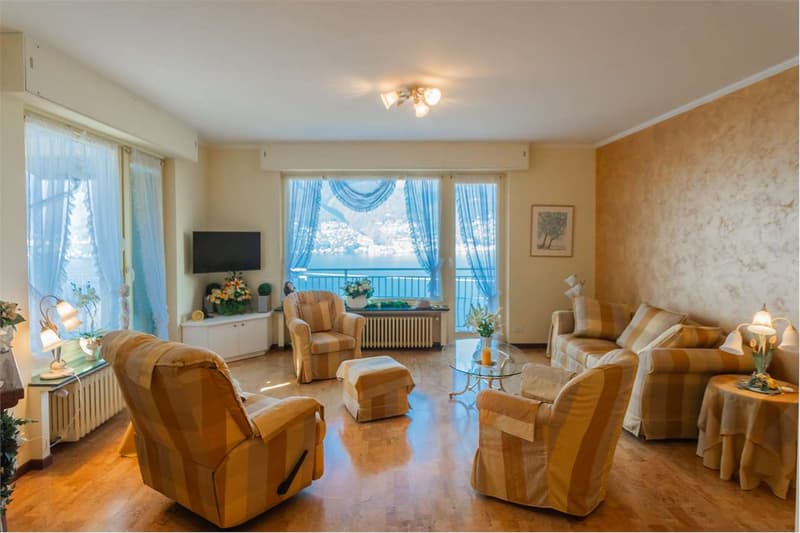Curata casa indipendente con piscina privata e meravigliosa vista lago (2)