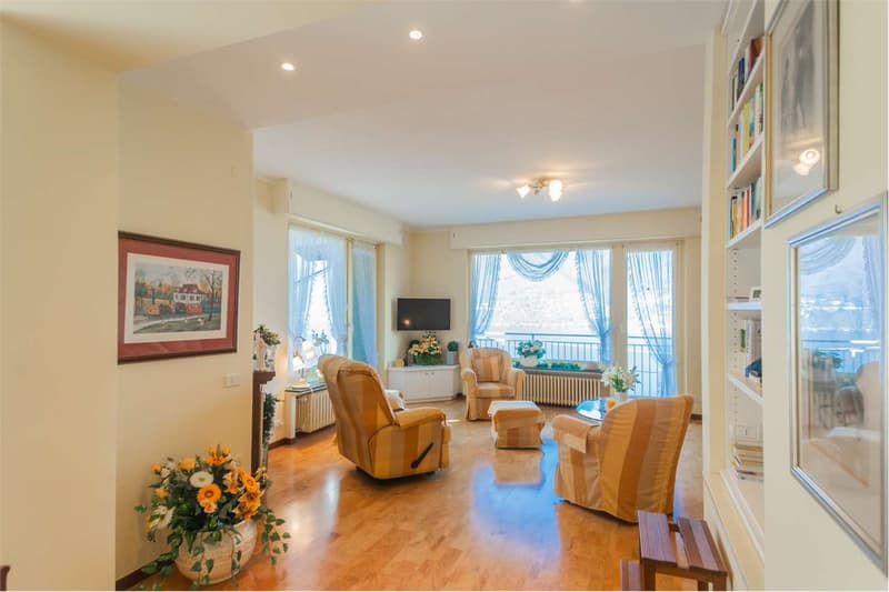 Curata casa indipendente con piscina privata e meravigliosa vista lago (7)
