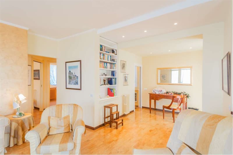 Curata casa indipendente con piscina privata e meravigliosa vista lago (6)
