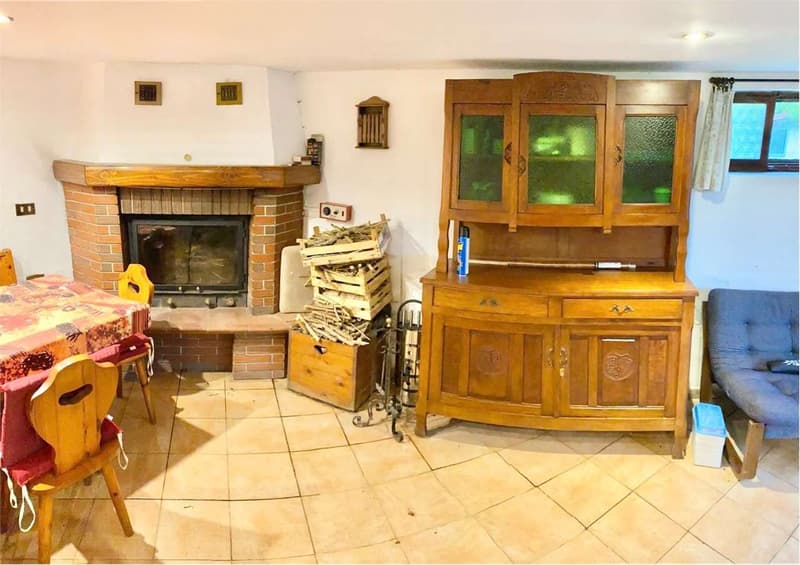 Chalet in a quiet and sunny location with beautiful land (5)