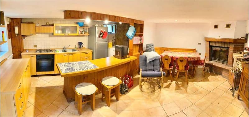 Chalet in a quiet and sunny location with beautiful land (6)