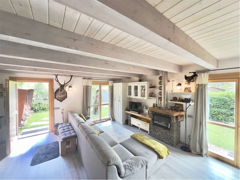 Modern semi-detached chalet of high quality in a quiet and sunny location (2)