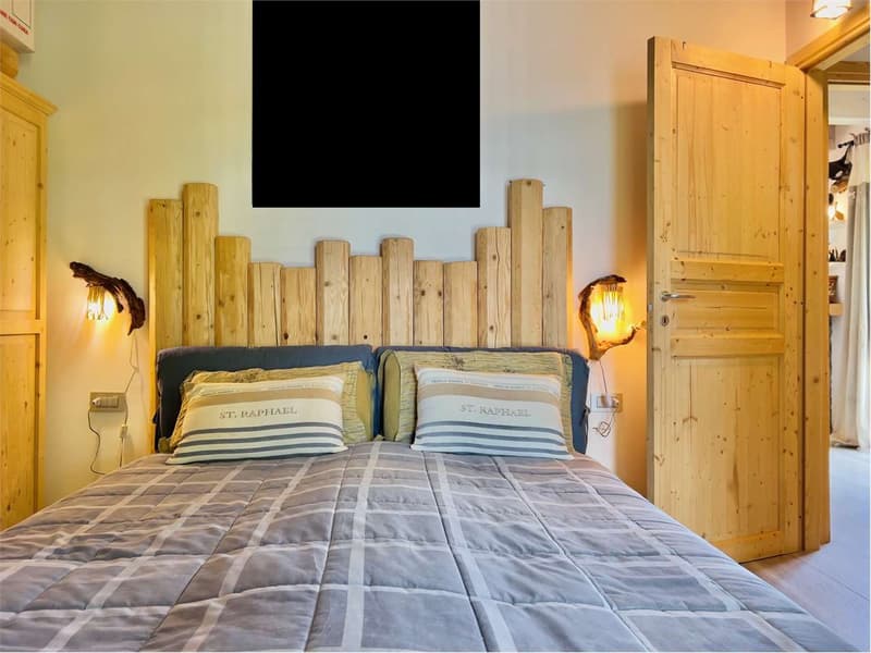 Modern semi-detached chalet of high quality in a quiet and sunny location (9)