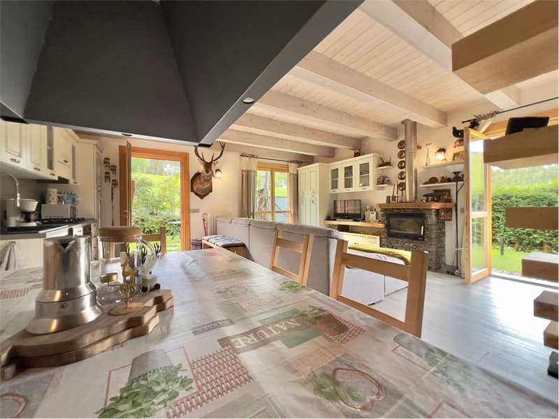 Modern semi-detached chalet of high quality in a quiet and sunny location (6)