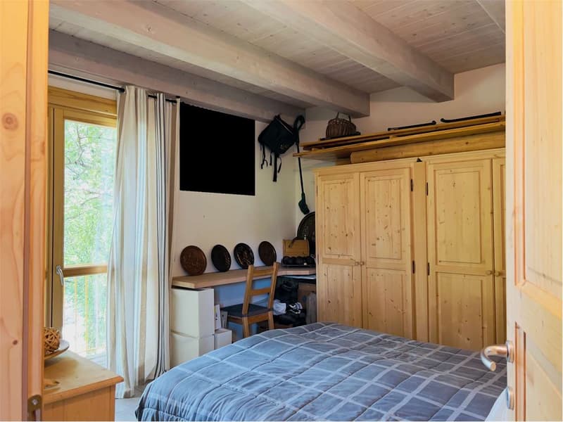 Modern semi-detached chalet of high quality in a quiet and sunny location (10)