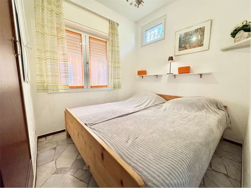 Carefully furnished 2-room apartment with terrace and stunning lake view (7)