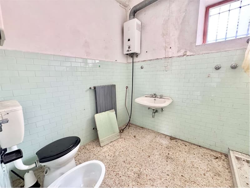 À vendre à Brezzo di Bedero (11)