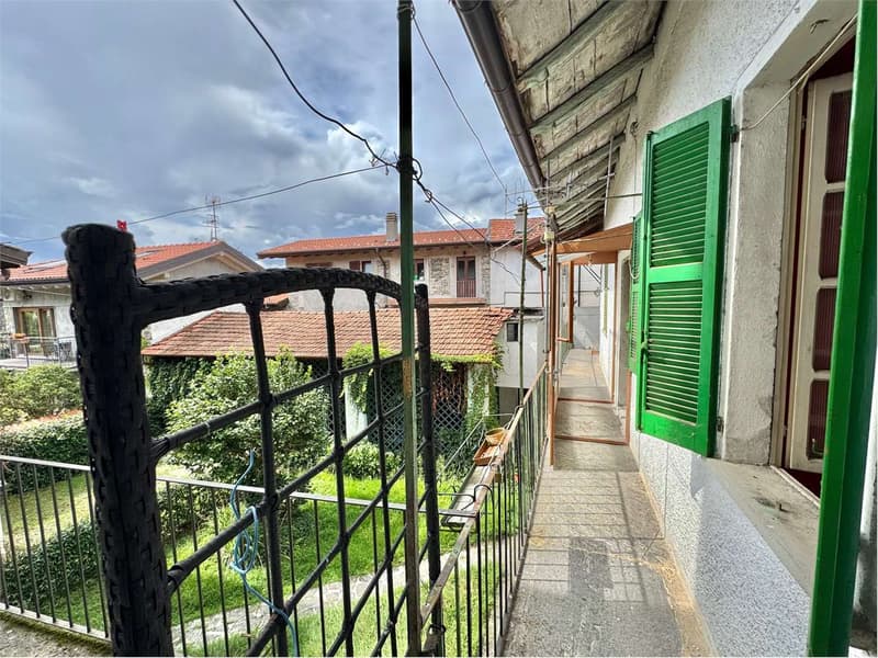 À vendre à Brezzo di Bedero (13)