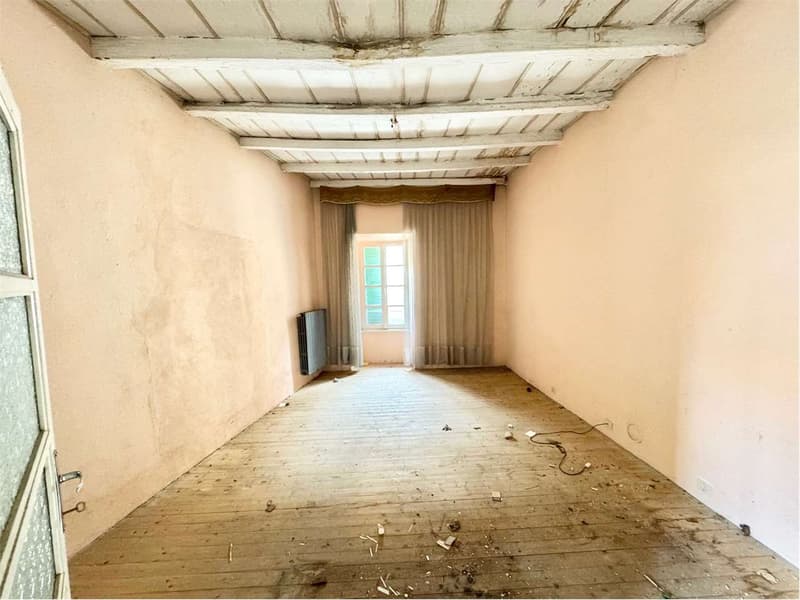 À vendre à Brezzo di Bedero (9)