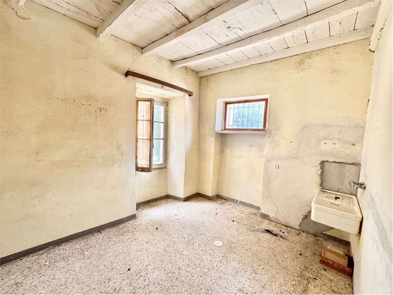 À vendre à Brezzo di Bedero (10)