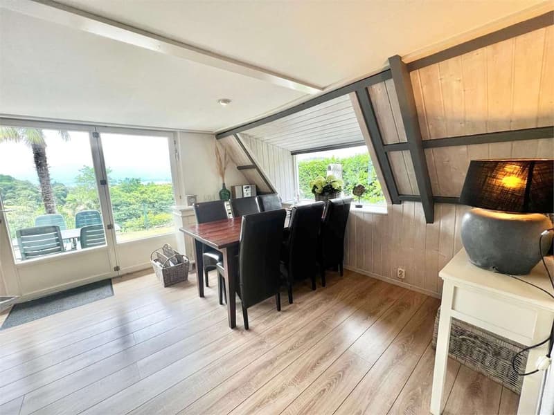 Maison de vacances soignée avec grande terrasse, jardin et vue sur le lac (5)