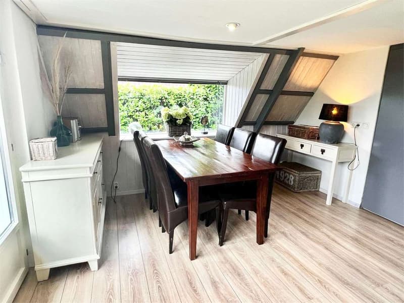 Maison de vacances soignée avec grande terrasse, jardin et vue sur le lac (4)