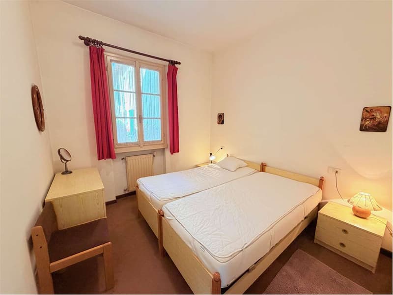 Charming three-room apartment in a quiet and sunny location with pool (8)