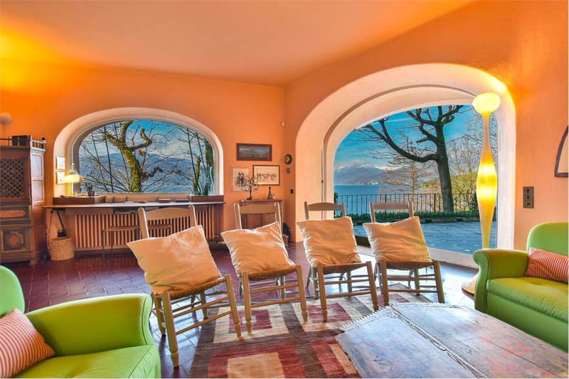 DIRETTAMENTE SUL LAGO! Villa esclusiva in posizione tranquilla e soleg (5)