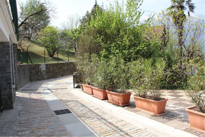 Renovated apartment in a beautiful villa, in a quiet location (2)