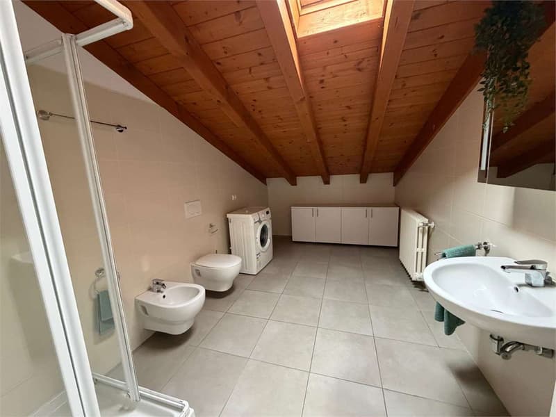 Long-term rental! Completely renovated four-room apartment in (13)