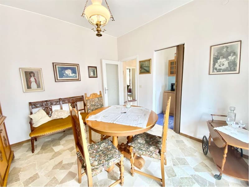 Splendida casa indipendente in una posizione tranquilla  e soleggiata (5)