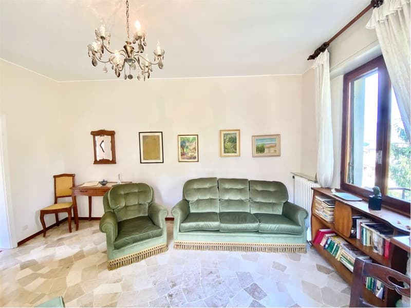 Splendida casa indipendente in una posizione tranquilla  e soleggiata (3)