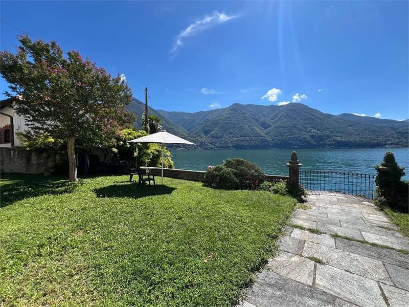 DIRECTLY ON THE LAKE! Apartment in sunny position with garage (10)