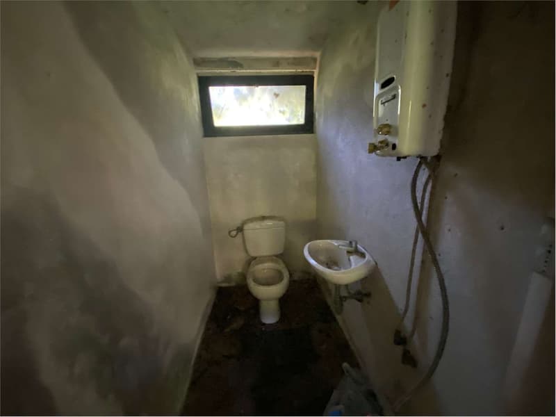 Country house to rebuild in isolated location with large land (12)
