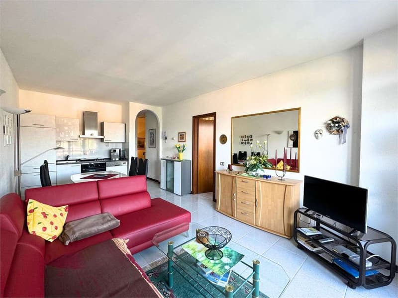 For Sale in Brezzo di Bedero (2)