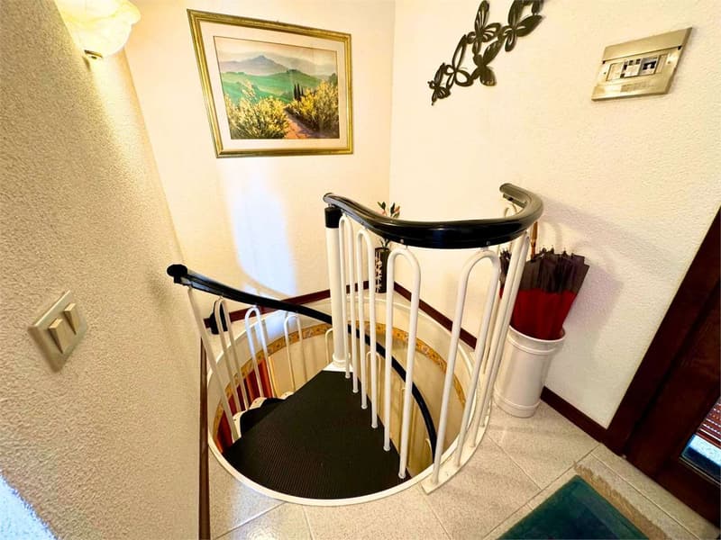 For Sale in Brezzo di Bedero (12)