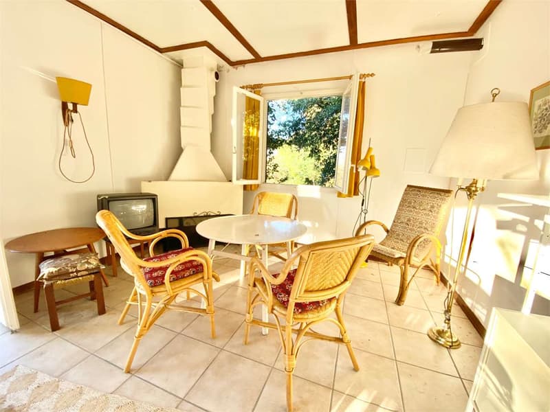 Casa da ristrutturare in una posizione tranquilla e soleggiata con inc (6)