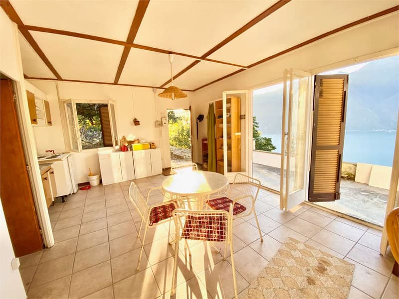 Casa da ristrutturare in una posizione tranquilla e soleggiata con inc (4)