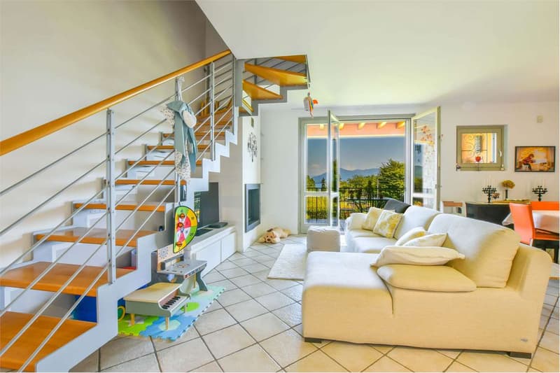 Apartment on two floors in modern residence, with a view of Lake Maggiore (6)