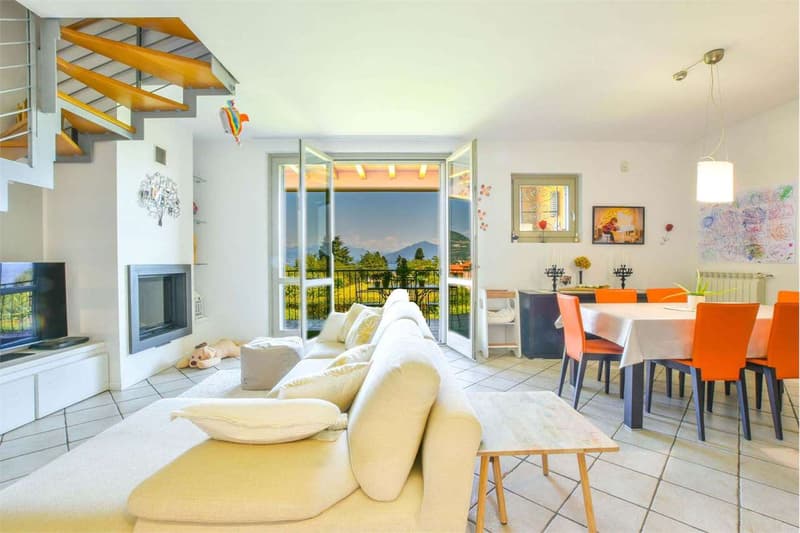Apartment on two floors in modern residence, with a view of Lake Maggiore (7)