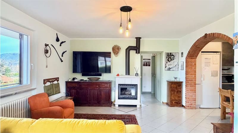 For sale in Montegrino Valtravaglia (2)