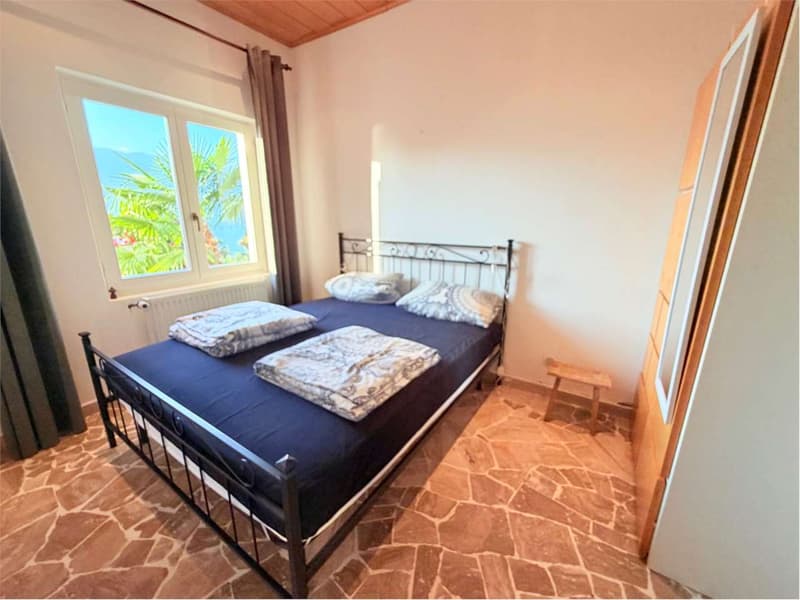 Bellissima casa bifamiliare in una posizione tranquilla e soleggiata c (10)