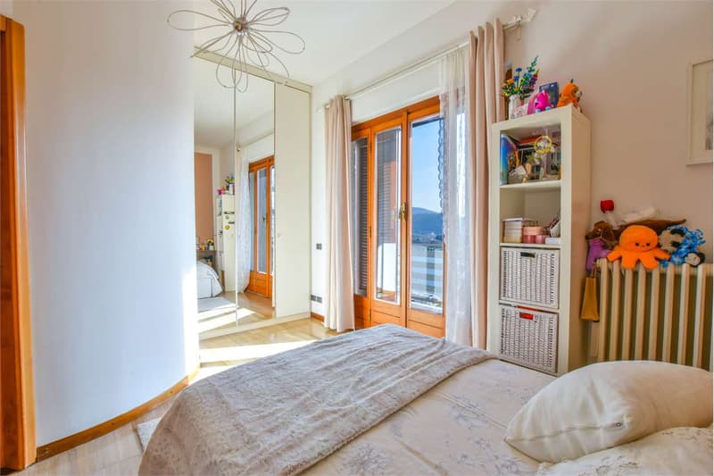 Villa indépendante dans une position privilégiée, avec une vue de rêve sur le Lago Maggiore (11)