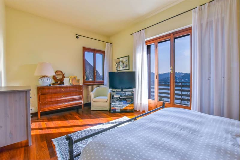 Villa indépendante dans une position privilégiée, avec une vue de rêve sur le Lago Maggiore (10)