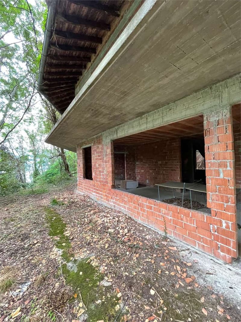 Rustico zum Fertigstellen, mit großem Grundstück, in privater Lage mit Aussicht (6)