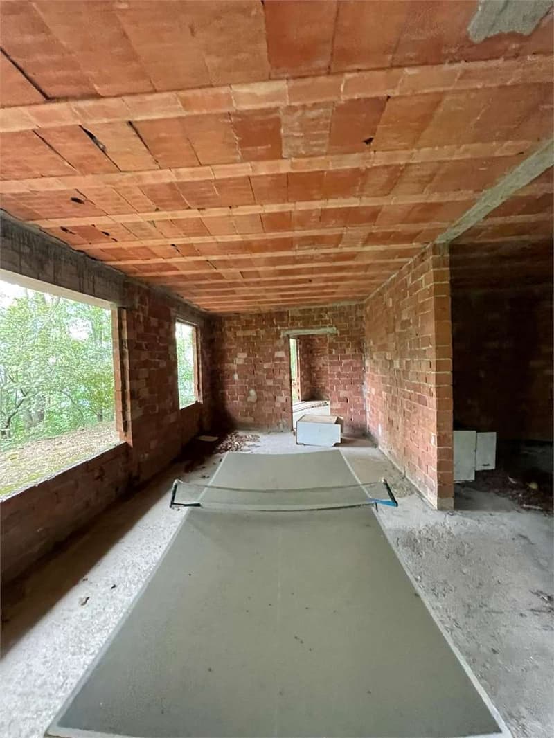 Rustico zum Fertigstellen, mit großem Grundstück, in privater Lage mit Aussicht (4)