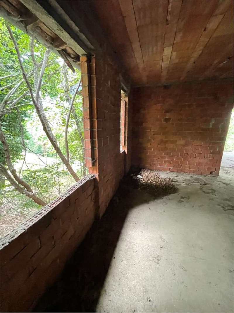 Rustico zum Fertigstellen, mit großem Grundstück, in privater Lage mit Aussicht (3)
