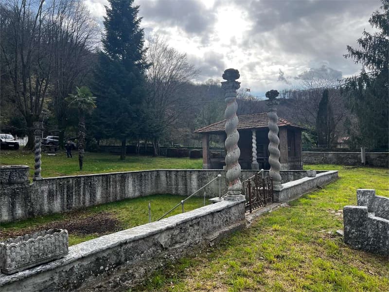 Piccola casa unifamiliare indipendente nel centro di Cuvio con ampio t (9)
